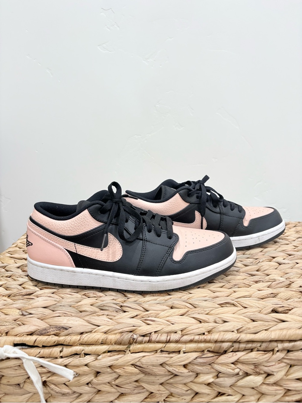Nike Air Jordan 1 Low "Crimson Tint"
